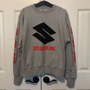 Justin Bieber’s stadium tour crewneck sweatshirt